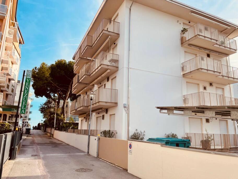 Appartamento Soyus 10 Lido di Jesolo Exterior photo