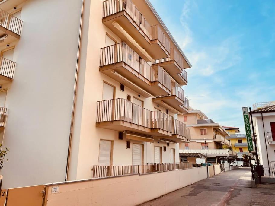 Appartamento Soyus 10 Lido di Jesolo Exterior photo